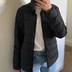 Uniqlo light puffer in black